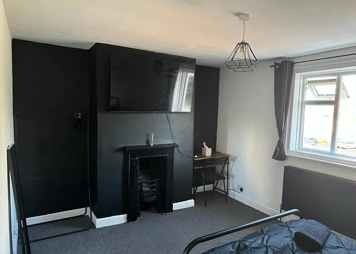 Double Room Located 2 Minutes From Gloucester Royal Hospital